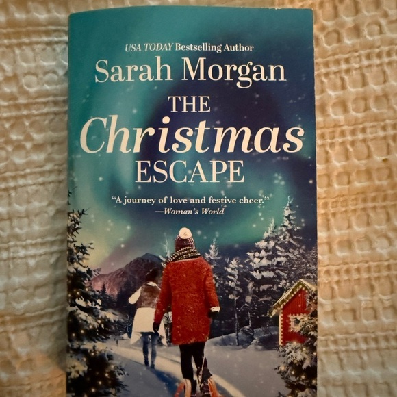 'The Christmas Escape' Book - Picture 1 of 4
